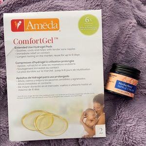 Nipple cream and comfort gels for new mommy